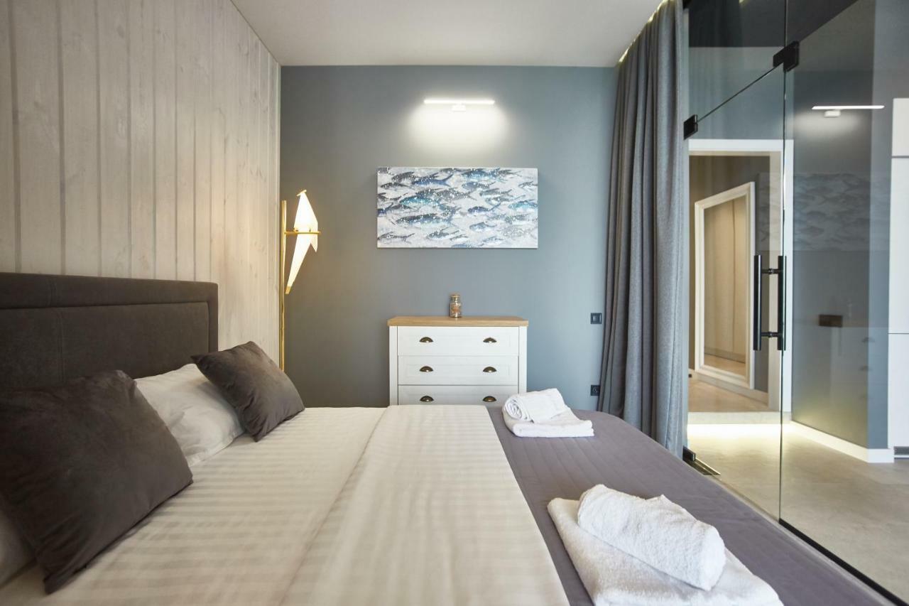 Gagarin Plaza Luxury Sea View Apartments أوديسا المظهر الخارجي الصورة