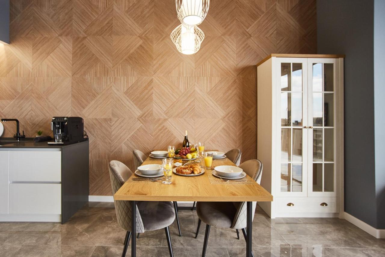 Gagarin Plaza Luxury Sea View Apartments أوديسا المظهر الخارجي الصورة